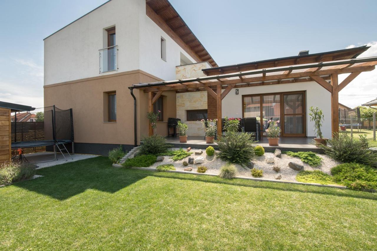 Eszterhaz Villa Balatonkeresztur Luaran gambar