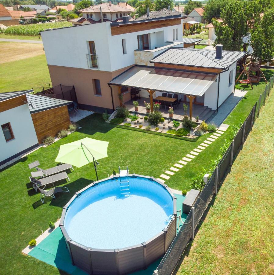 Eszterhaz Villa Balatonkeresztur Luaran gambar