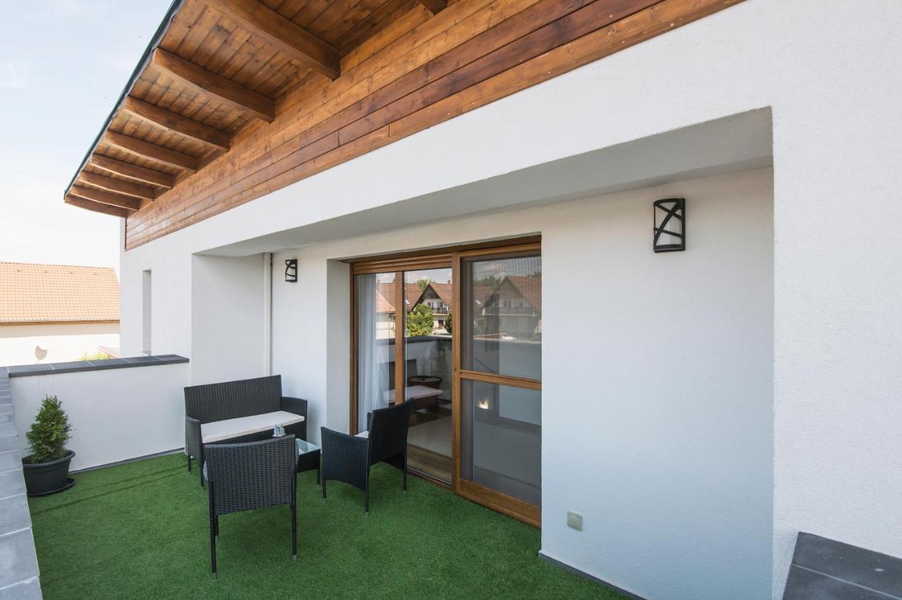 Eszterhaz Villa Balatonkeresztur Luaran gambar